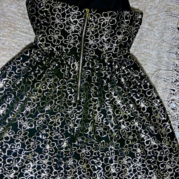 Black and gold semi-formal dress - Picture 3 of 5